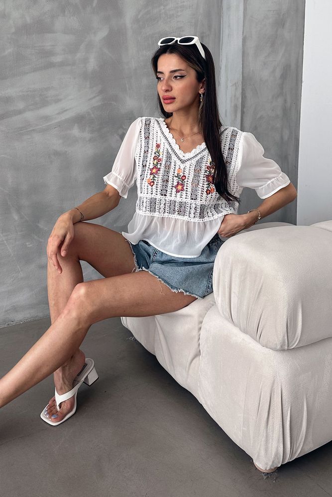 Topshow Krem Gri Nakışlı Toptan Bluz