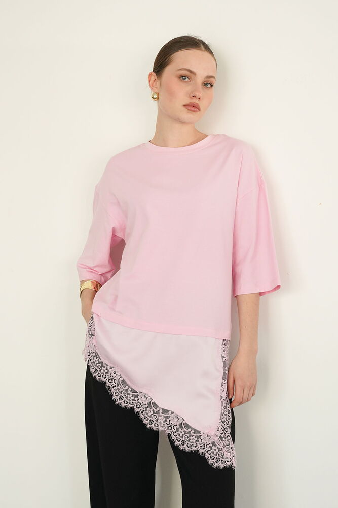 D 2942 DANTEL VE SATEN DETAYLI ASİMETRİK TİŞÖRT - PEMBE