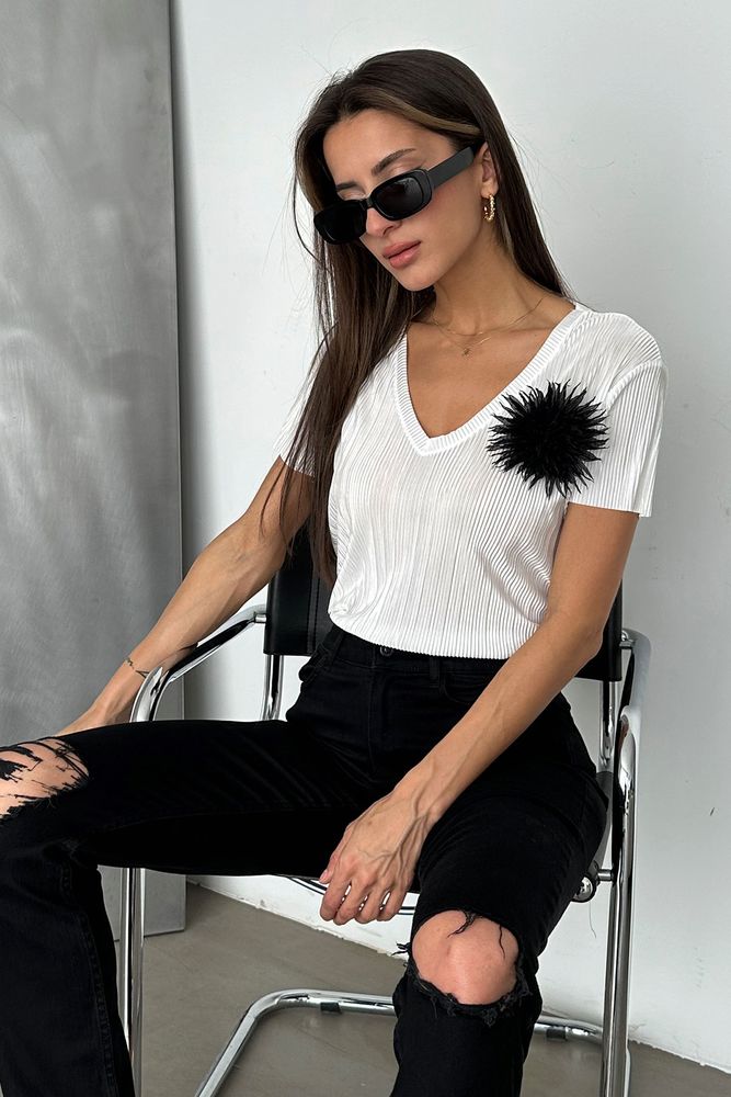 Topshow Beyaz Çiçek Detaylı TOPTAN T-SHİRT