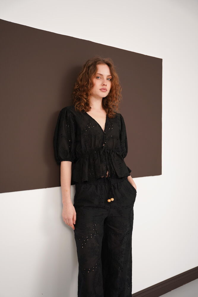 Önden Bağlamalı Nakışlı Vual Toptan Bluz - Siyah | D2820 - Topshow