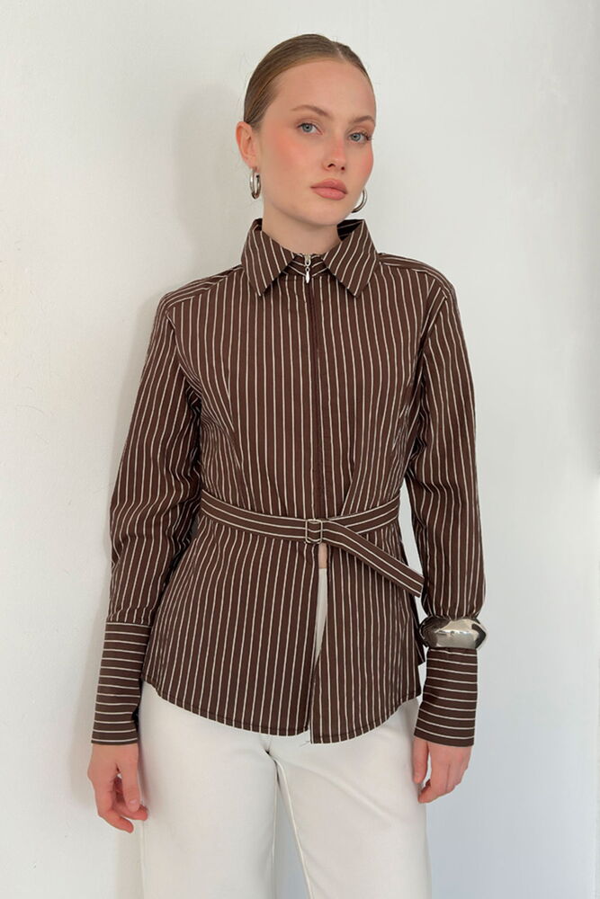 F 2119 ÇİZGİLİ PEPLUM ÖNDEN YIRTMAÇLI FERMUARLI GÖMLEK - KAHVE