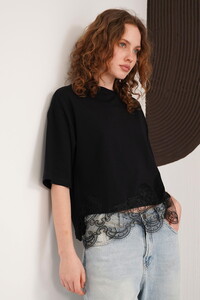 Güpür Detaylı Bisiklet Yaka Toptan T Shırt - Siyah | D3002 - Topshow #1