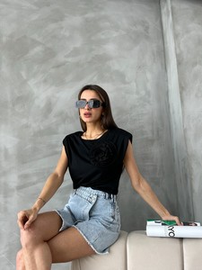 Topshow Siyah Gül Detaylı Toptan T-Shirt #4