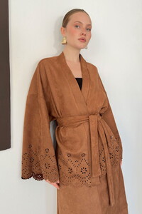 F 2164 LAZER KESİM KUŞAKLI SÜET CEKET/KİMONO - TABA