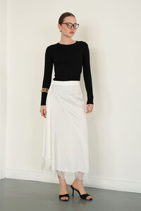 D 2930 DANTEL DETAYLI SATEN ETEK - KREM