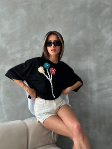 Topshow Siyah Krem Çiçek Detaylı Toptan T-Shirt #3