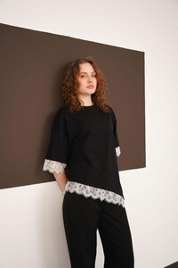 Crew Neck T-Shirt with Lace Details Wholesale - Black White | D3005 - Topshow #1