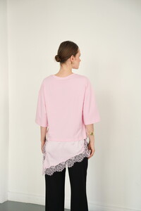 D 2942 DANTEL VE SATEN DETAYLI ASİMETRİK TİŞÖRT - PEMBE #5