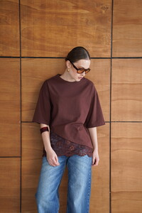 D 2953 DANTEL DETAYLI ASİMETRİK TİŞÖRT - KAHVE #3