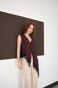 Sıfır Kol Toptan Etek Ucu Dantel V Yaka Toptan Bluz - Mürdüm | D2993 - Topshow #2