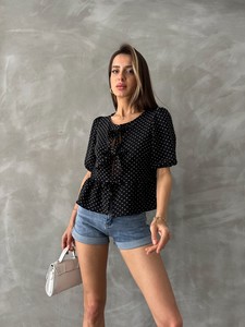 Topshow Siyah Beyaz Önden Bağlamalı Puantiyeli Toptan Bluz #4