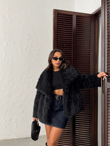 Yapay Kürk Kadın Toptan Mont – Kabarık Yumuşak Dokulu Kışlık Şık Dış Giyim  - SİYAH #3
