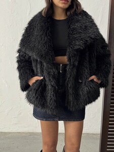 Yapay Kürk Kadın Toptan Mont – Kabarık Yumuşak Dokulu Kışlık Şık Dış Giyim  - SİYAH #4