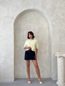 D 2705 Dantel Detaylı Crop Tişört - SARI #2