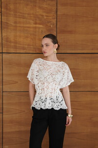 D 2966 BELİ GİPELİ BRODE BLUZ - KREM #3