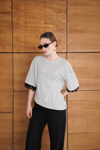 D 2988 KOL VE ETEK UCU DANTEL T SHIRT - ÇİZGİLİ KREM #2
