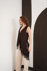 Sıfır Kol Toptan Etek Ucu Dantel V Yaka Toptan Bluz - Kahve | D2993 - Topshow #3