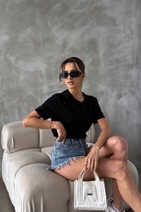 Topshow Siyah Çiçek Detaylı Toptan Tişört