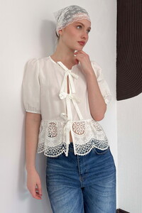 D 2800 ÖNDEN BAĞLAMALI BRODE BLUZ - KREM #1