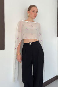 D 3137 NAKIŞLI ŞİFON PELERİN BLUZ - KREM LİLA