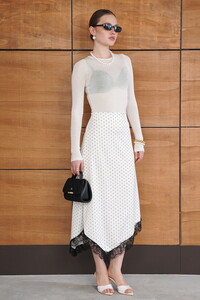 F 2077 DANTEL DETAYLI PUANTİYELİ SATEN ETEK - KREM