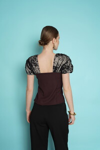 D 2994 OMUZ DANTEL DETAYLI KAYIK YAKA BLUZ - KAHVE #5