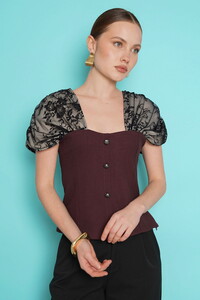 D 2994 OMUZ DANTEL DETAYLI KAYIK YAKA BLUZ - KAHVE