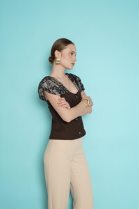 D 2994 OMUZ DANTEL DETAYLI KAYIK YAKA BLUZ - KAHVE #2