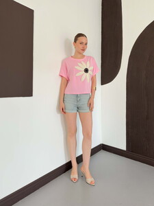 D 2910 ÇİÇEK DETAYLI TİŞÖRT - PEMBE #3