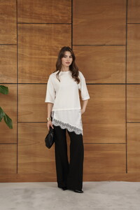 Topshow - Dantel Ve Saten Detaylı Asimetrik Tişört - Krem | D2942 #2