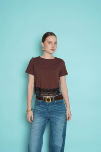 D 3001  DANTEL DETAYLI BİSİKLET YAKA T SHIRT - KAHVE #2