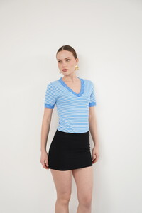 D 3006  YAKA VE  KOL UCU GÜPÜR V YAKA T SHIRT - MAVİ #3