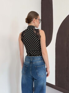 D 3014 PUANTİYELİ BALIKCI YAKA SIFIR KOL DANTEL DETAYLI BLUZ - SİYAH #5