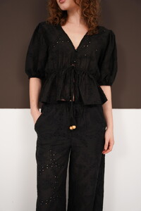 Önden Bağlamalı Nakışlı Vual Toptan Bluz - Siyah | D2820 - Topshow #4