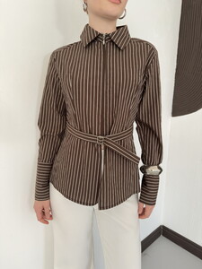 F 2119 ÇİZGİLİ PEPLUM ÖNDEN YIRTMAÇLI FERMUARLI GÖMLEK - KAHVE #4