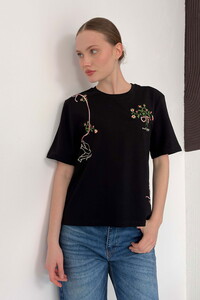 D 3025 NAKIŞLI TİŞÖRT - SİYAH