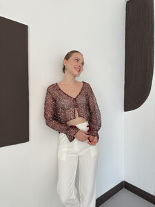 F 2129 PULLU FİLELİ ÖNDEN DÜĞMELİ BLUZ - BORDO #3