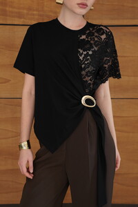 D2964 DANTEL DETAYLI ETEK UCU V DİKİM T SHIRT - SİYAH #3