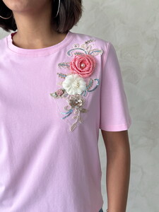 D 2922 ÇİÇEK DETAYLI TİŞÖRT - PEMBE #4