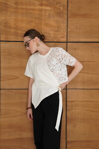 D2964 DANTEL DETAYLI ETEK UCU V DİKİM T SHIRT - KREM #3