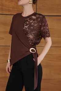 D2964 DANTEL DETAYLI ETEK UCU V DİKİM T SHIRT - KAHVE #4